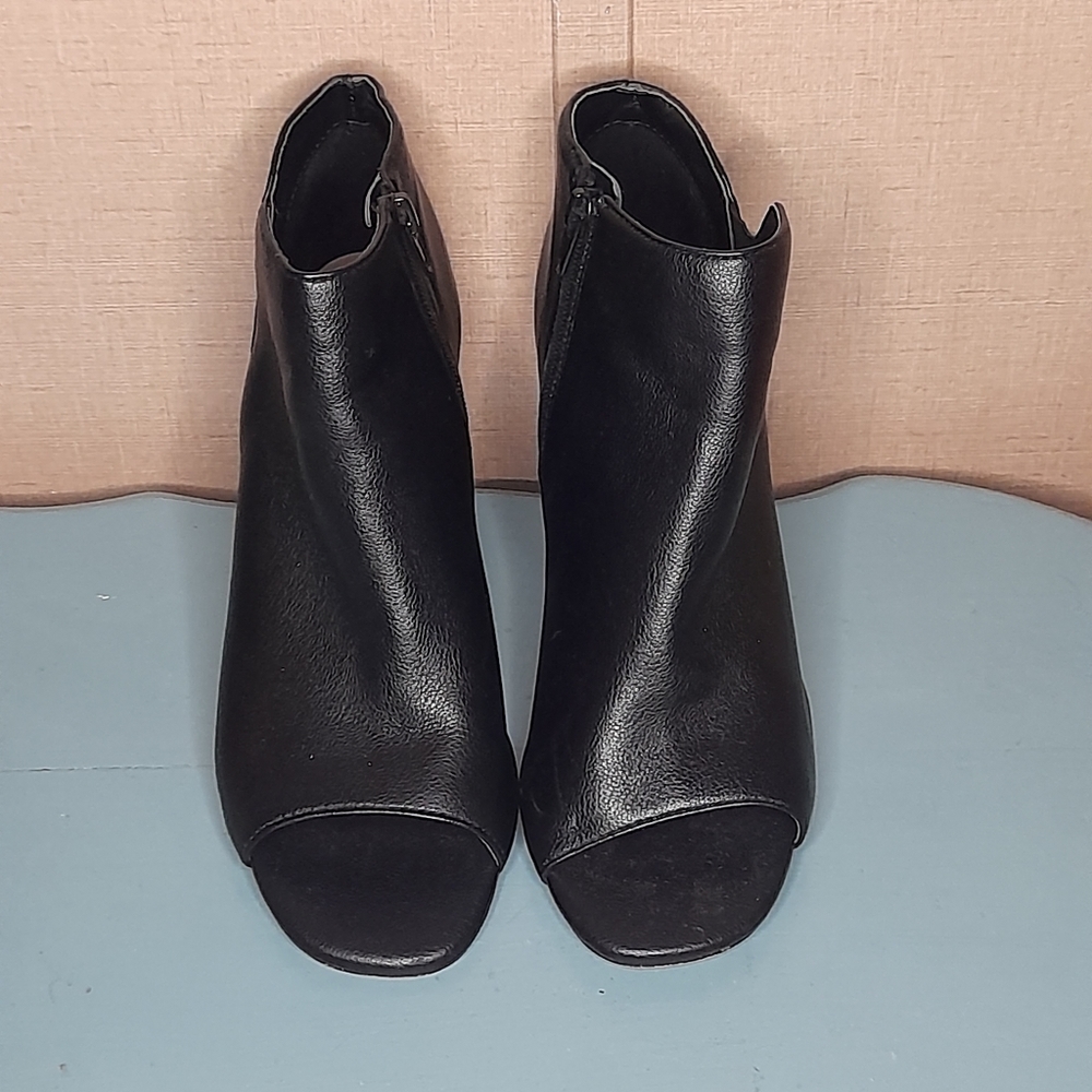 Market & Spruce Black Leather Ankle Booties